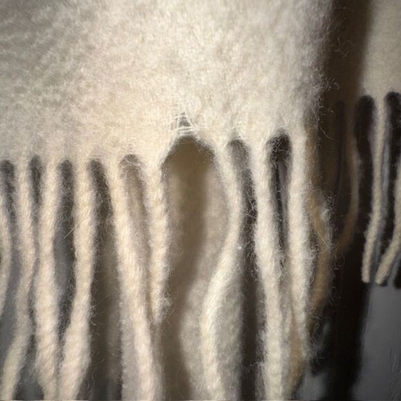 Portolano Cashmere Fringe Scarf - Picture 4 of 5